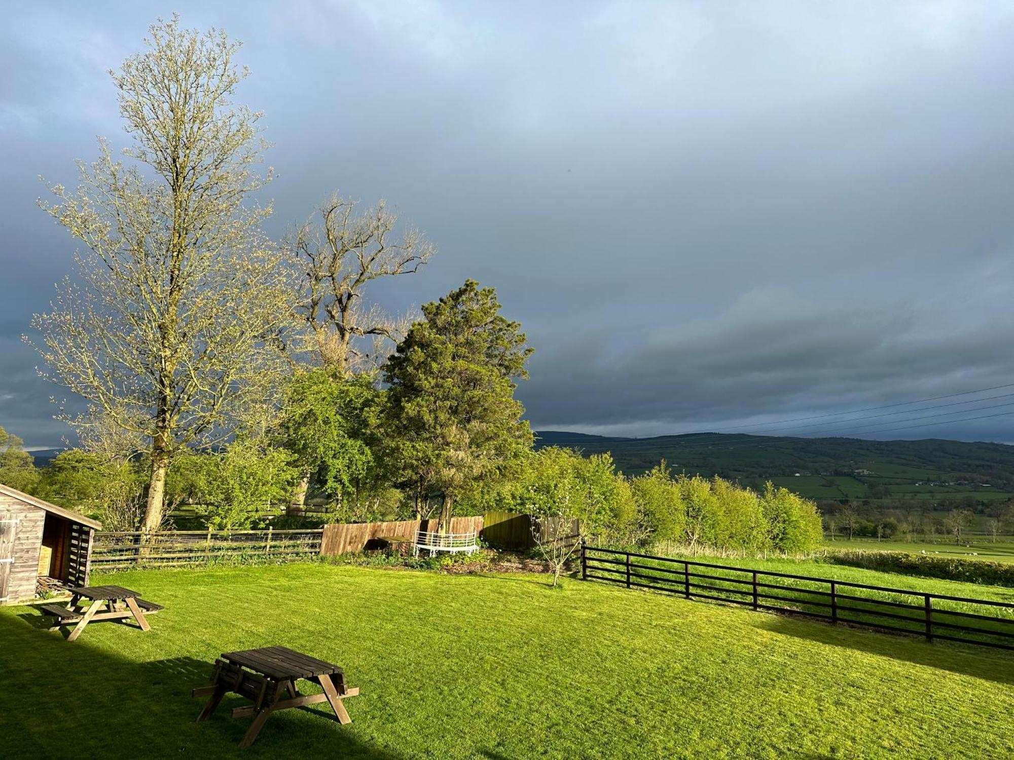 Greendale Teahouse And Rooms Chatburn Екстер'єр фото